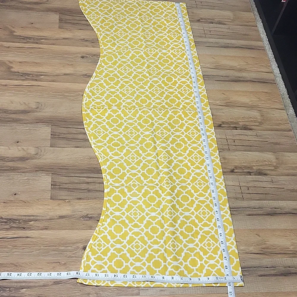 WAVERLY Gold White Lovely Lattice Mimosa Cotton Pocket Valence 50